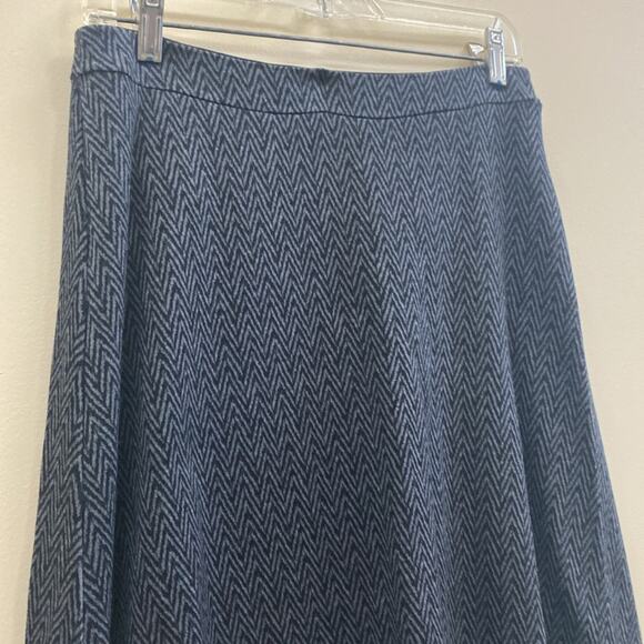 Lysse women’s size Medium black, and gray A-line slip on skirt - Picture 4 of 5